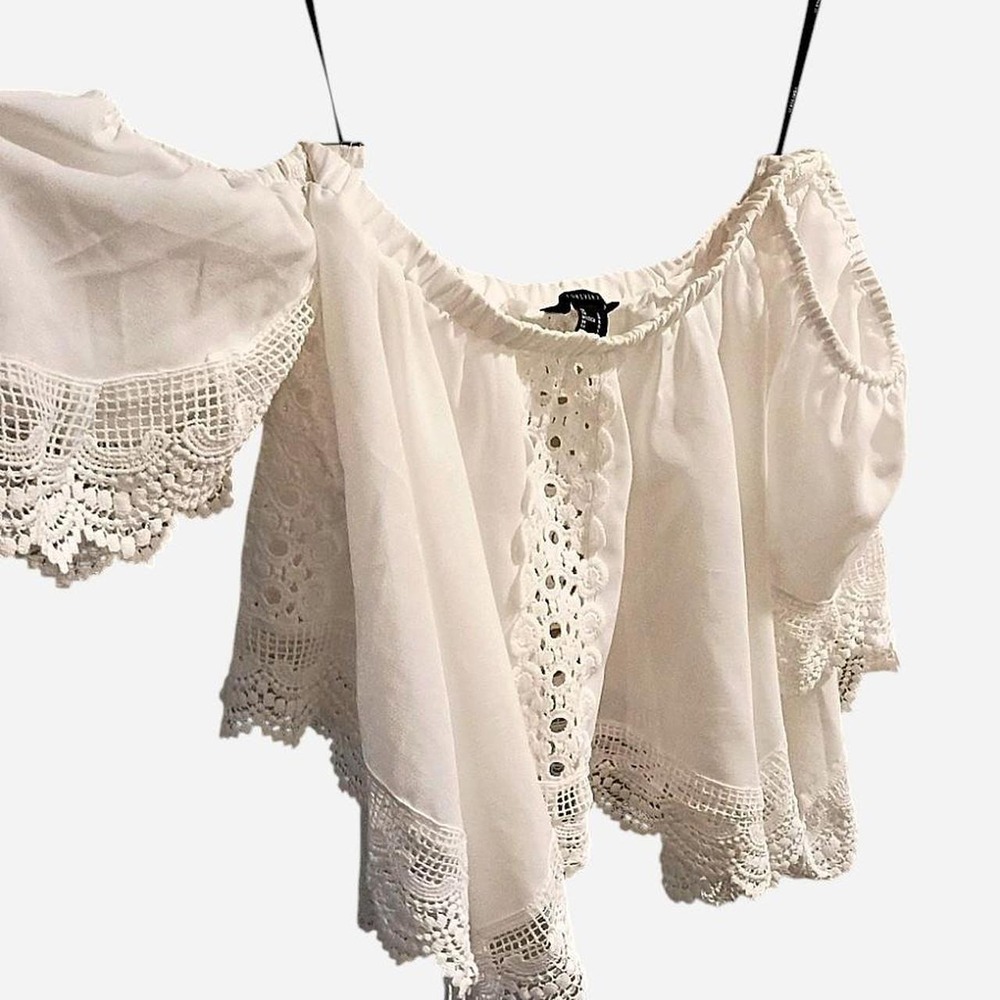 Forever 21 Sz LARGE )Color: White / Ivory